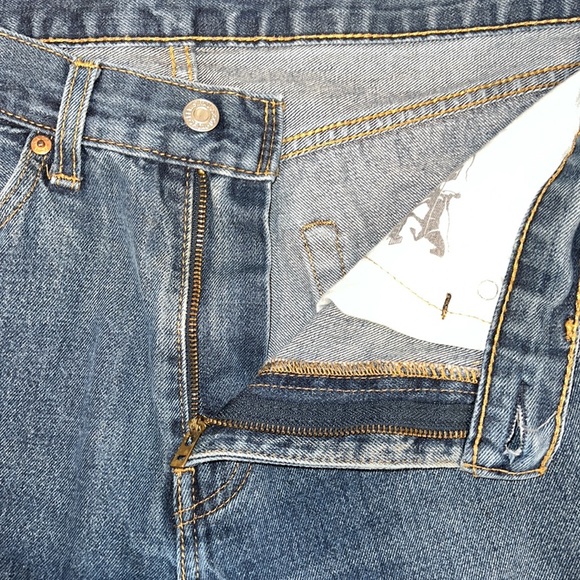 Levi’s 505 Denim Straight Leg Blue Jeans 33 x 32 Fade Lines Whiskering - Picture 13 of 14